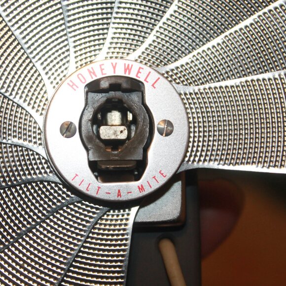 Vintage Honeywell Tilt-A-Mite Ejector Flash Collapsible Fan Style Untested - Picture 5 of 16